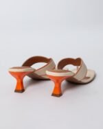 Sandália em salto pino na cor laranja - Imagem 7